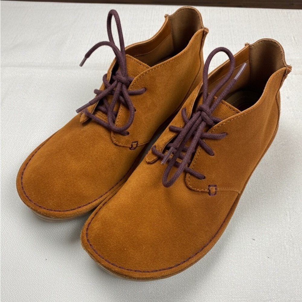 Clarks Brown Suede Ankle Boots with Purple Laces Size 8.5